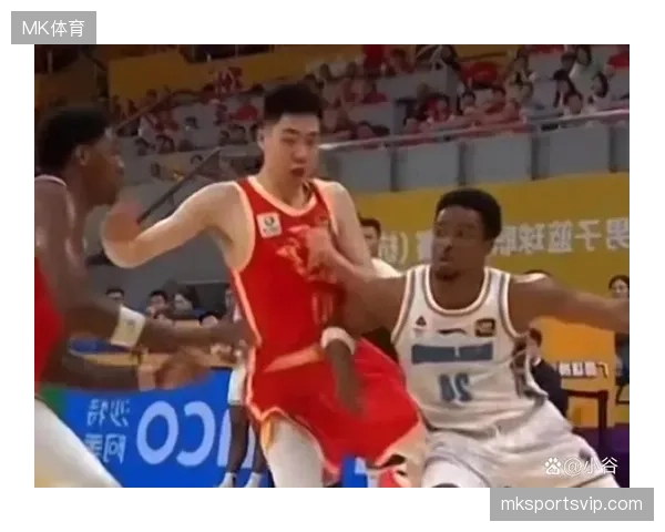 周琦依然是北京首钢内线防守基石，其护框能力展现关键战术价值